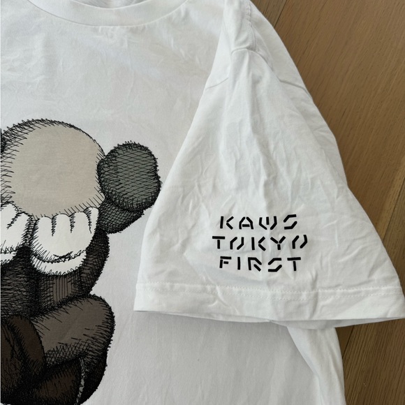 Uniqlo Kaws white tee 3XL preowned - Picture 9 of 9